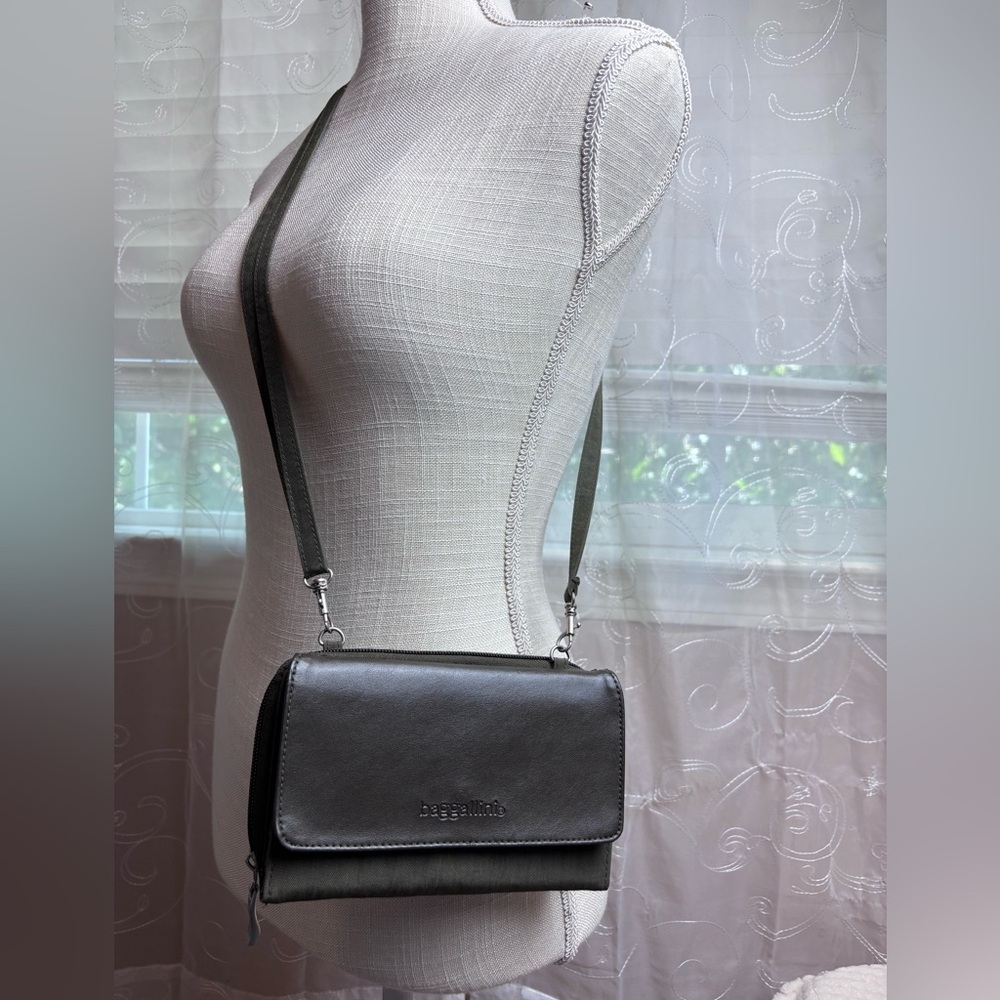 Baggallini Wallet/Phone Holder/Checkbook Crossbody